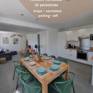 Maison Familiale - 10pers - 3 Etoiles - Lumineuse Et Cosy - Draps Et Serviettes Inclus - Parking - La Torche 9 Min Hébergement de vacances